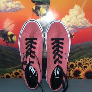 Vans suede lampin low top blush sneakers